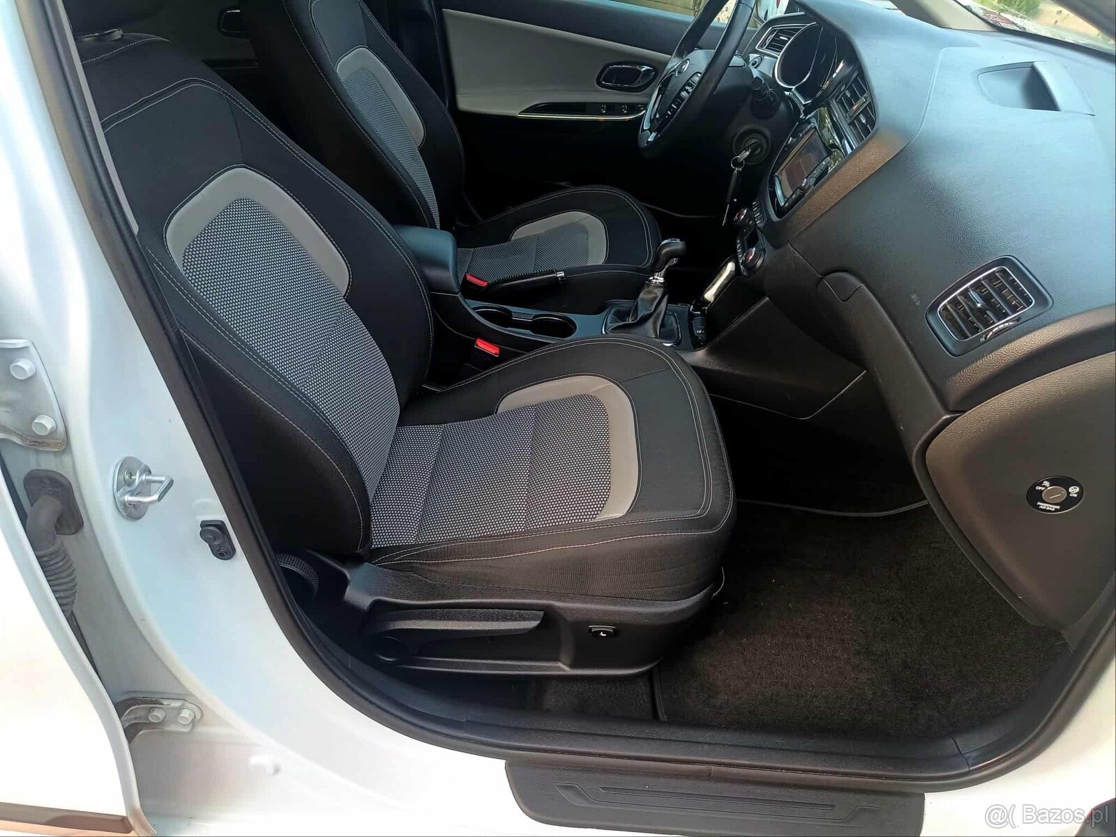 Cee'd 1.6 2017 rok lift Full opcja - 7