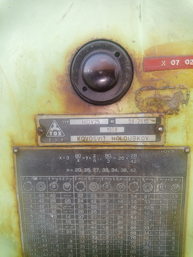 dlutownica pionowa TOS, typ HOV 25 - 7