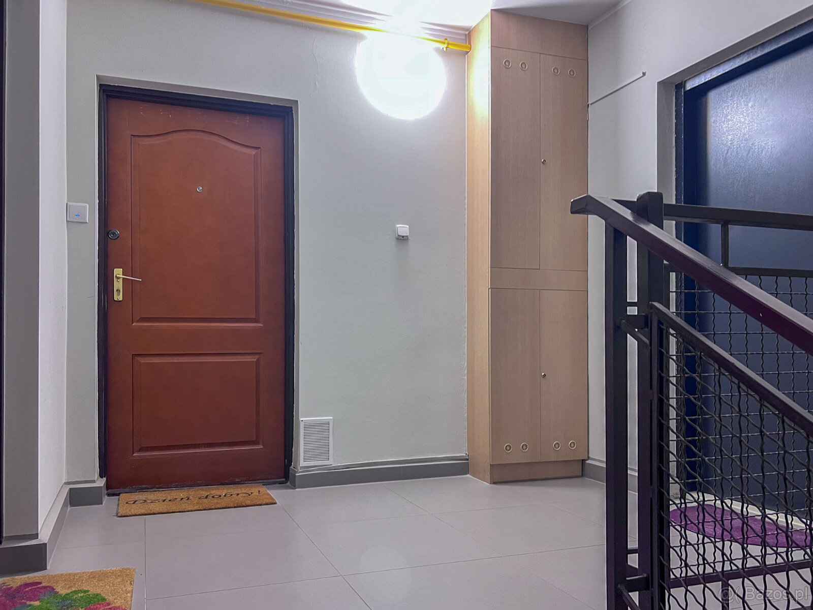 Sprzedam mieszkanie 2 pokoje 42,3m2 , piwnica 5m2 - 7