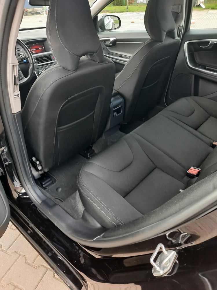 Volvo V60 2017r 2.0D2 - 7