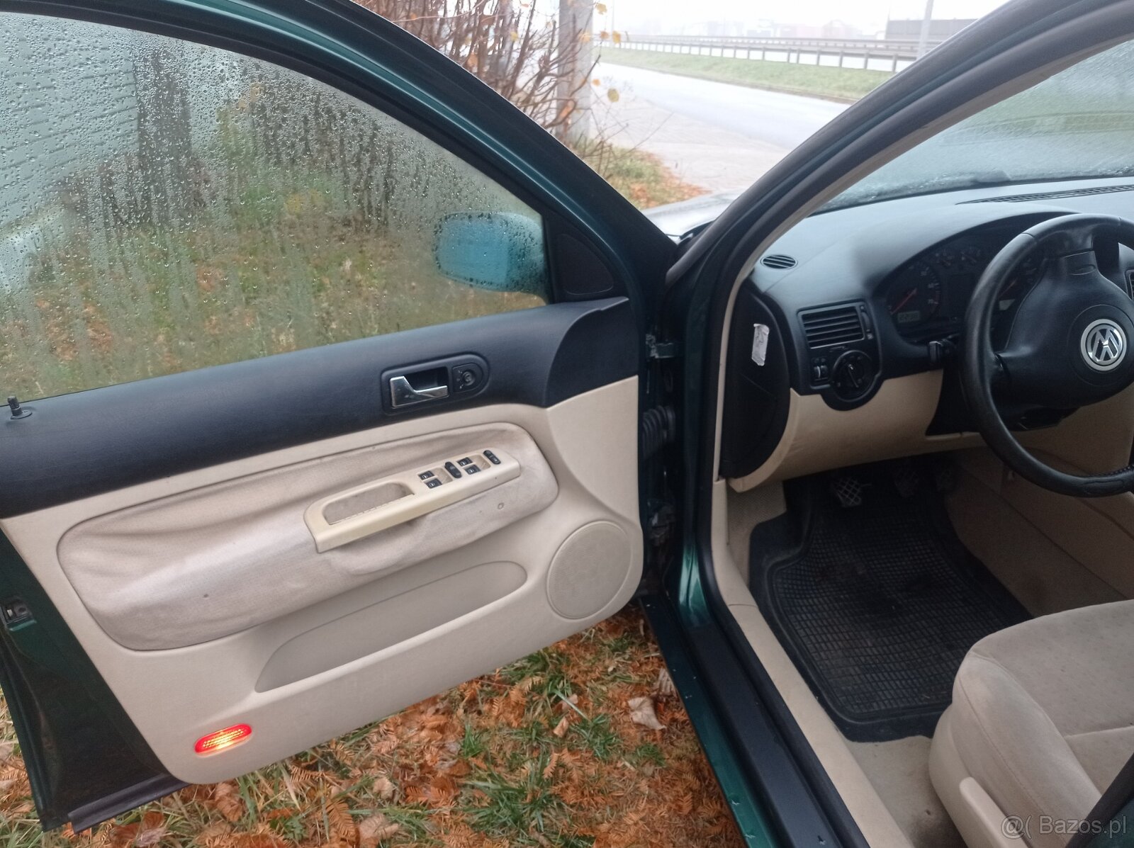 Sprzedam VW Bora prod. 1999, 1.6 B , opony zima plus lato - 7