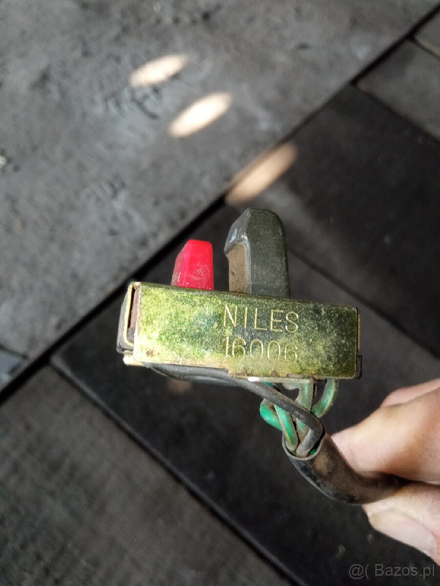 Przełącznik świateł awaryjnych Nissan Sunny hachback - 7