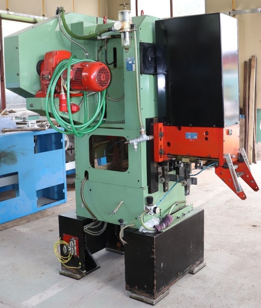 Prasa szybkobieżna MABU 25 VP - 7