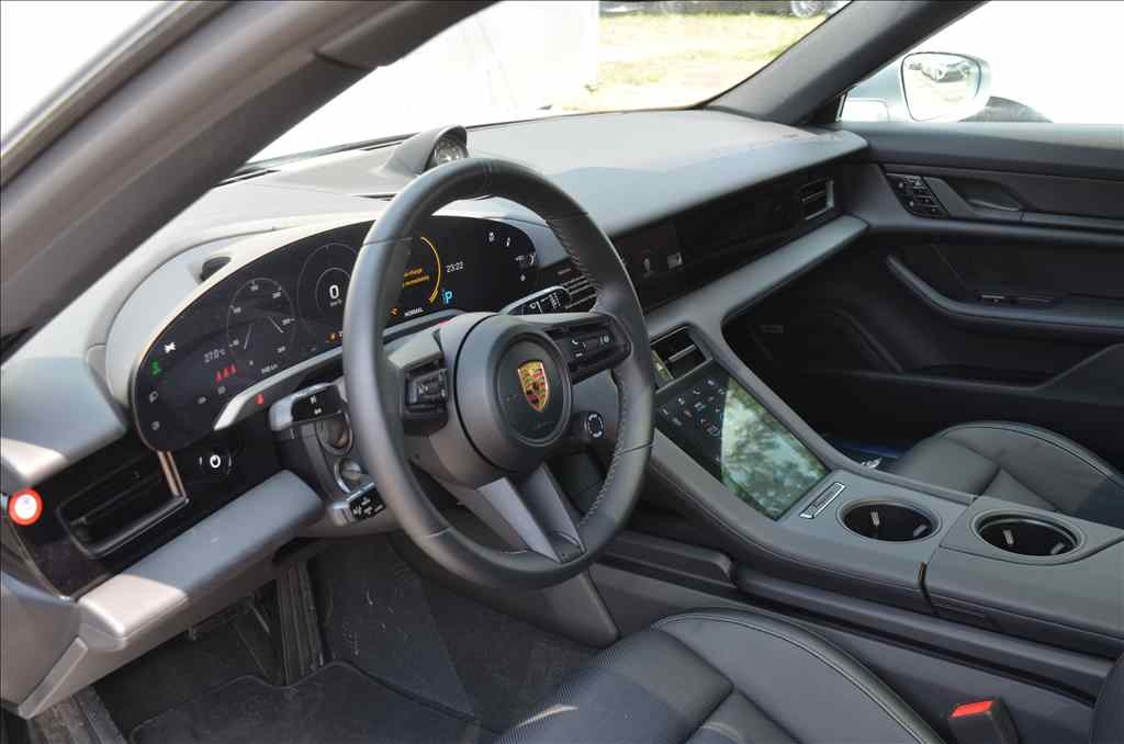 Porsche Taycan 4S - 7