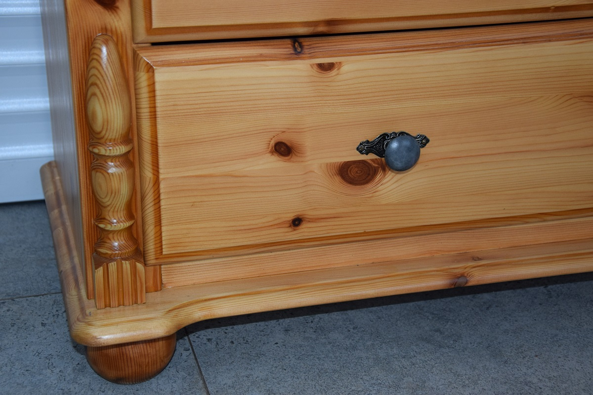 komoda z drewna sosnowego - jak nowa - 7