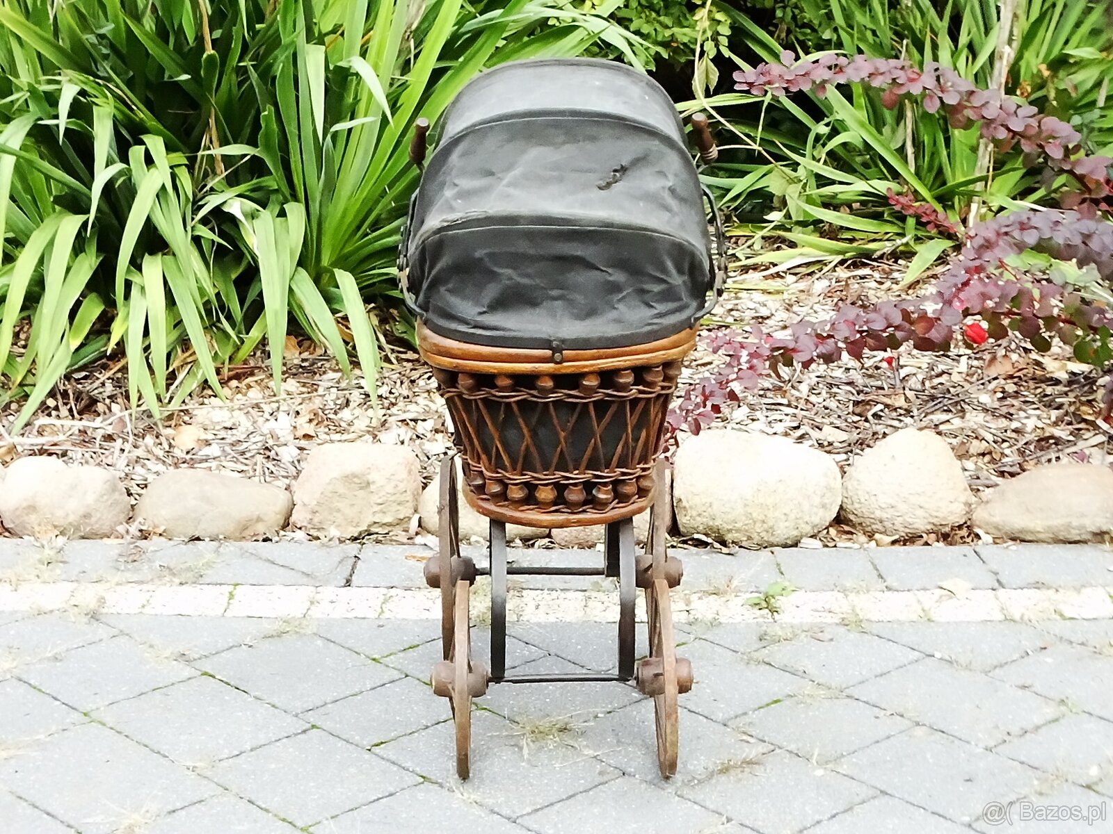 Ozdobny dekoracyjny wózek dziecięcy typu retro 60x50 cm. - 7