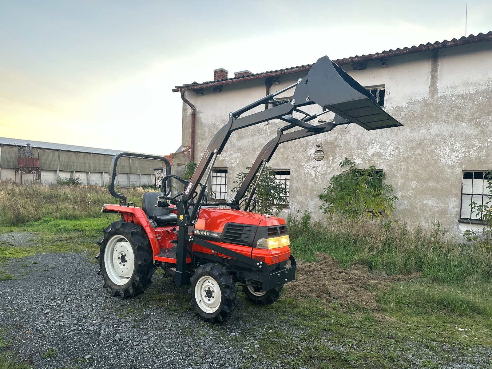 KUBOTA GL240 z ładowarka - 7