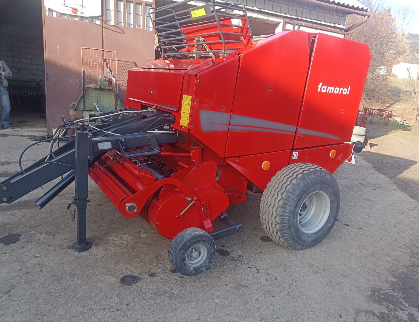 Prasa rolująca walcowo-łańcuchowa Unia Famarol DF120 1,8V - 7