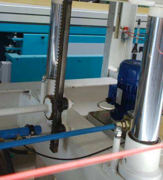 Półkowa prasa hydrauliczna ICOTET CON 2 - 7