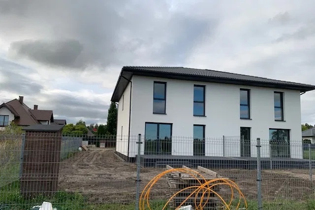 Nowoczesny dom w zabudowie bliźniaczej – os.Chmielnik, - 7