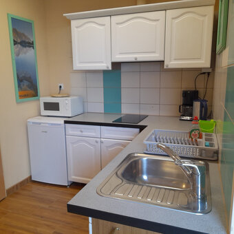 Kolobrzeg dom: 6 Apartamentow + 3 korty squash'a - 7