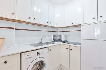 Na sprzedaż: Apartament 2-pokojowy z widokiem na basen - 7