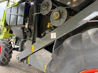 Claas Lexion 450 rok pro 2001 heder V660 lub V750. Silnik Me - 7