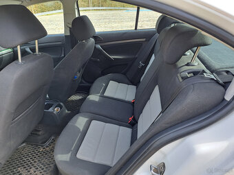 Sprzedam auto Skoda Octavia 1,6 MPI - 7