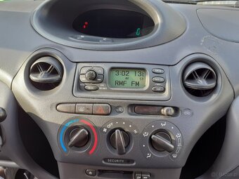 Toyota Yaris 1 - 7