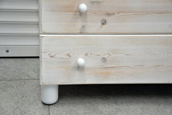 komoda z drewna sosnowego - jak nowa - 7