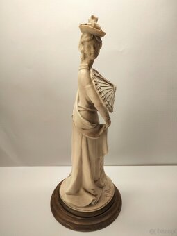 Duża figura ,statuetka Capodimonte Dama. - 7