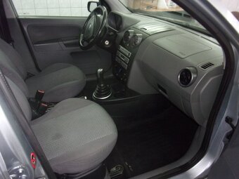 Ford Fusion + 1,6 TDCi - 7