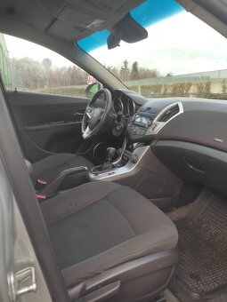 Sprzedam Chevroleta cruz - 7