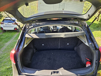 nissan qashqai 2.0 - 7