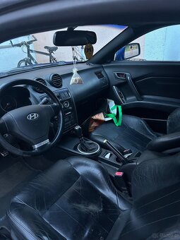 Hyundai coupé tuscani 2.0 - 7