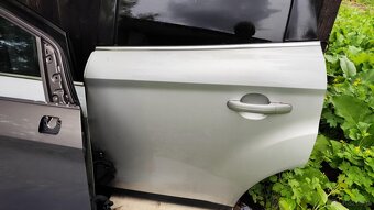 Sprzedam drzwi przednie do Ford Kuga 1 - 7