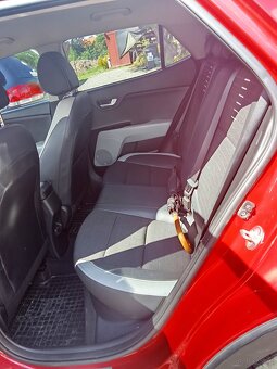 KIA STONIC - 7
