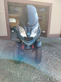 Piaggio MP3 - 7