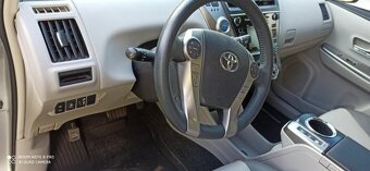 Toyota Prius Plus - 7