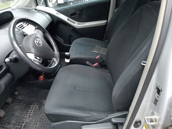 Toyota Yaris II - 7