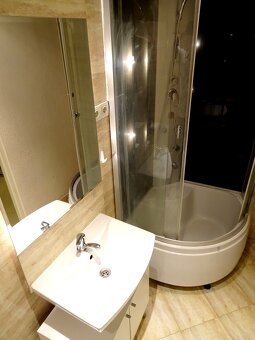 Wynajmę bezpośrednio kawalerkę przy metrze Kabaty - 7