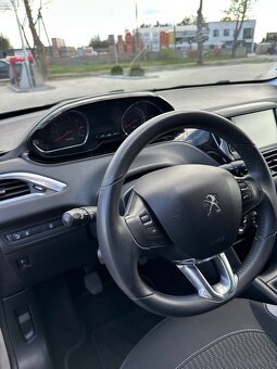 Peugeot 208 - 7
