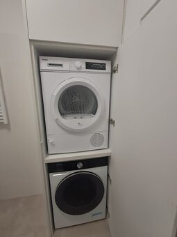 2 pokoje, 47m2, II piętro, winda, duży balkon, parking, os. - 7