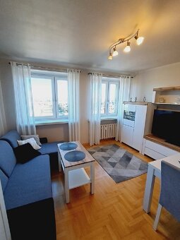 3 pokojowe mieszkanie, 52.80m2, duży balkon, III piętro, os. - 7