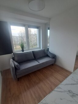 2 pokoje, 41.30 m2, balkon, I piętro, po remoncie,Os. Asnyka - 7