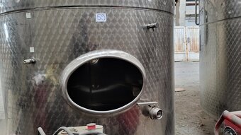 Zbiorniki UNICOM stojące o pojemności 4.500 L - 7