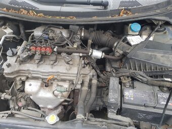 Nissan Primera p12 benzyna gaz 1.8 2004 rok - 7