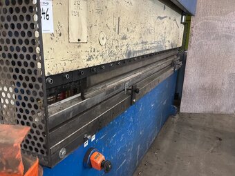 Hydrauliczna prasa krawędziowa 135 t, długość gięcia 3000 mm - 7