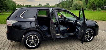 Outlander III 2.0 benzyna + Ev 4x4 Automat Led Xsenon Zamian - 7