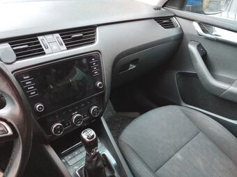 Octavia 3 kombi 1.6tdi Polski salon bezwypadkowy - 7