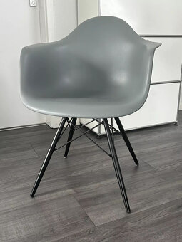 4 Fotel Vitra Eames szaro-czarny - 7