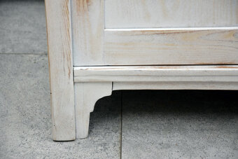 komoda z drewna sosnowego - jak nowa - 7