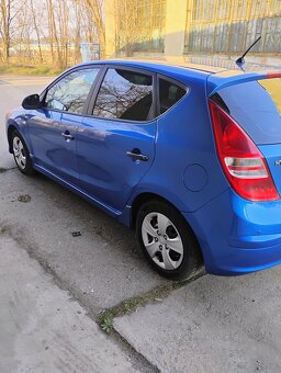Hyundai i30 z małym przebiegiem - 7