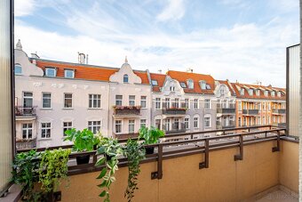 Nowoczesny pokój z łazienką i balkonem przy uczelni. - 7