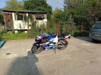 Suzuki GSX-R 750 uszkodzony - 7