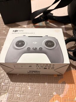 DJI Avata 2 Fly More Combo + Goggles 3 + FPV Controller 3 - 7