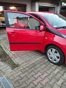 Sprzedam Toyotę Aygo - 7
