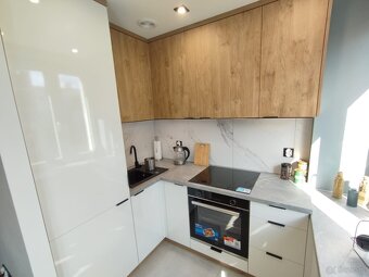 Mieszkanie o pow.32m2, II piętro, po remoncie, winda, ul. Le - 7