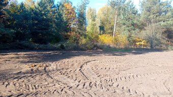 Atrakcyjna działka z dostępem do mediów (światłowód) w drodz - 7