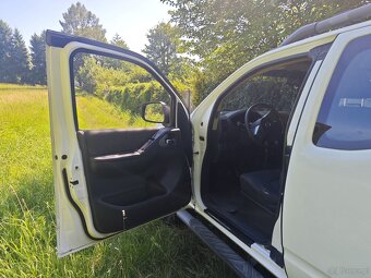 Nissan Navara 2.5 4x4 Diesel 190KM | Podniesione zawieszenie - 7